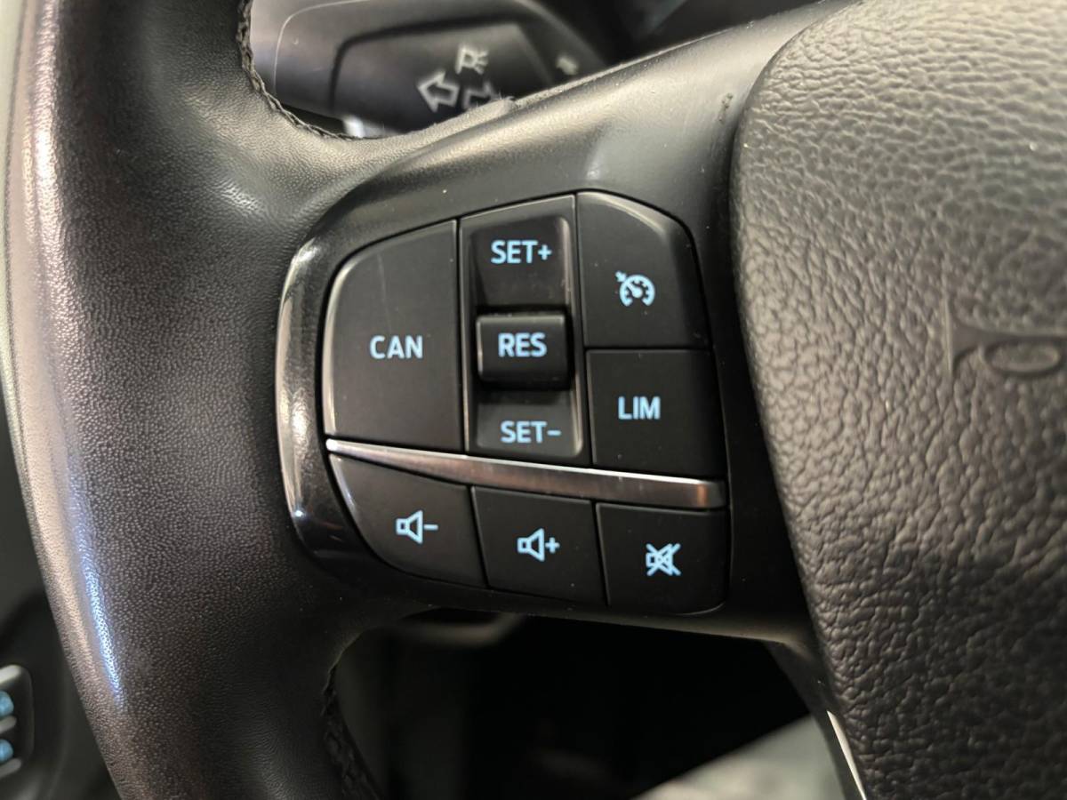 Ford Transit Custom Ford Transit Custom 300 2.0 TDCI L2H1 Limited Dubbele Cabine Automaat Navi Airco 2 Schuifdeuren Trekhaak Parkeersensoren Carplay