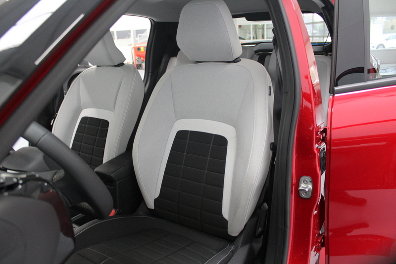 Citroën C3 Citroën C3 1.2 Hybrid 110pk Max AUTOMAAT | CAMERA | CARPLAY | CRUISE CONTROLE | LED | PARK.SENSOREN