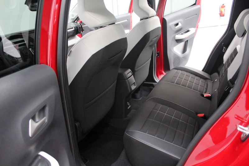 Citroën C3 Citroën C3 1.2 Hybrid 110pk Max AUTOMAAT | CAMERA | CARPLAY | CRUISE CONTROLE | LED | PARK.SENSOREN
