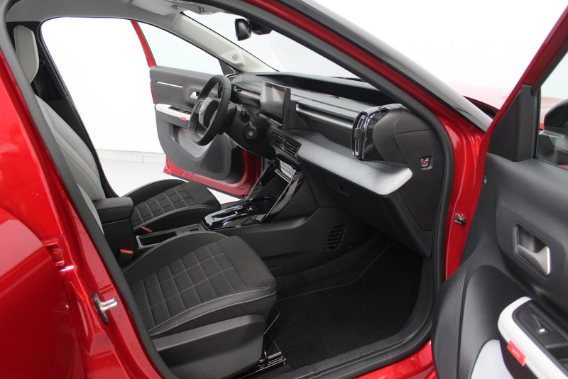 Citroën C3 Citroën C3 1.2 Hybrid 110pk Max AUTOMAAT | CAMERA | CARPLAY | CRUISE CONTROLE | LED | PARK.SENSOREN