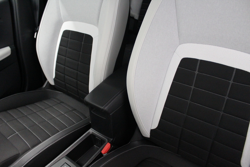 Citroën C3 Citroën C3 1.2 Hybrid 110pk Max AUTOMAAT | CAMERA | CARPLAY | CRUISE CONTROLE | LED | PARK.SENSOREN