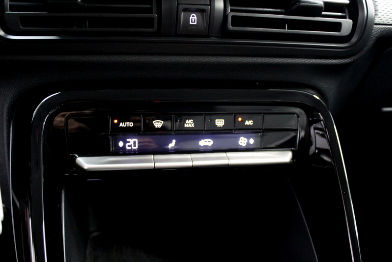 Citroën C3 Citroën C3 1.2 Hybrid 110pk Max AUTOMAAT | CAMERA | CARPLAY | CRUISE CONTROLE | LED | PARK.SENSOREN