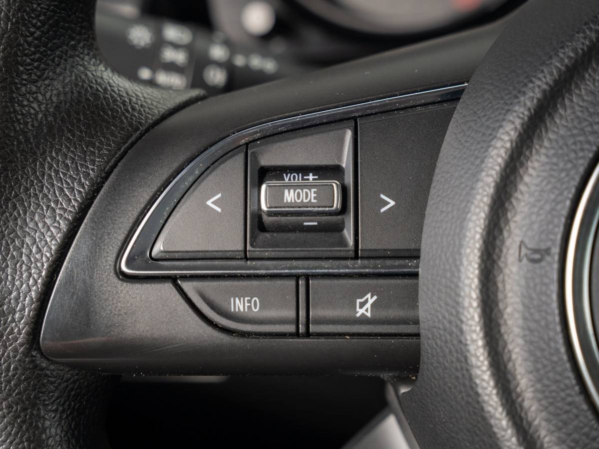 Suzuki Jimny Suzuki Jimny 1.5 Professional Allgrip | Navigatie + Camera |Trekhaak |4X4 | Stoelverwarming | NL AUTO | Cruise controle |