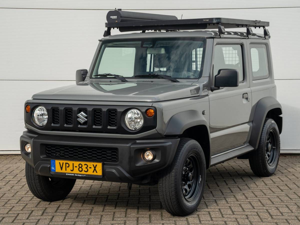 Suzuki Jimny Suzuki Jimny 1.5 Professional Allgrip | Navigatie + Camera |Trekhaak |4X4 | Stoelverwarming | NL AUTO | Cruise controle |