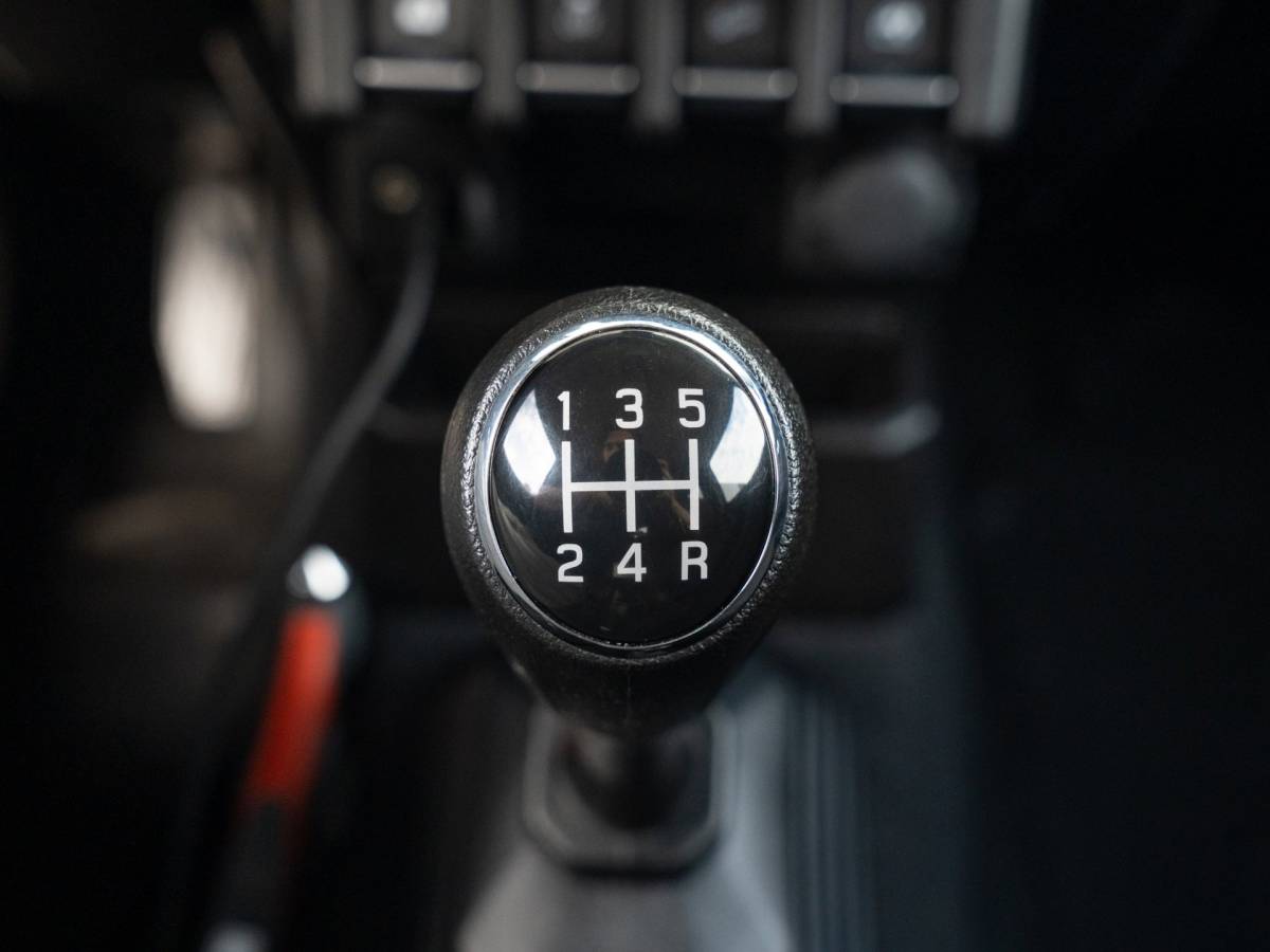 Suzuki Jimny Suzuki Jimny 1.5 Professional Allgrip | Navigatie + Camera |Trekhaak |4X4 | Stoelverwarming | NL AUTO | Cruise controle |