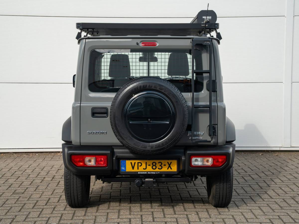 Suzuki Jimny Suzuki Jimny 1.5 Professional Allgrip | Navigatie + Camera |Trekhaak |4X4 | Stoelverwarming | NL AUTO | Cruise controle |