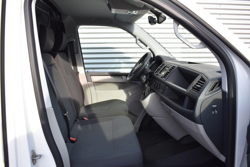 Volkswagen e-Transporter Volkswagen Transporter E-TRANSPORTER E-ABT ELEKTRISCH L2H1 / AIRCO / APP CONNECT /