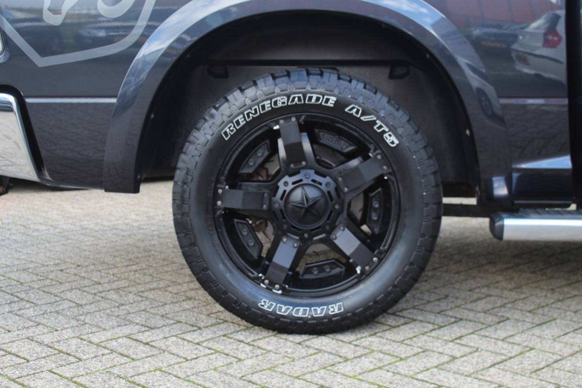 Dodge Ram 1500 Dodge Ram 1500 5.7 V8 4×4 Crew Cab 5’7 Laramie / Schuifdak / LPG 200 liter / Marge
