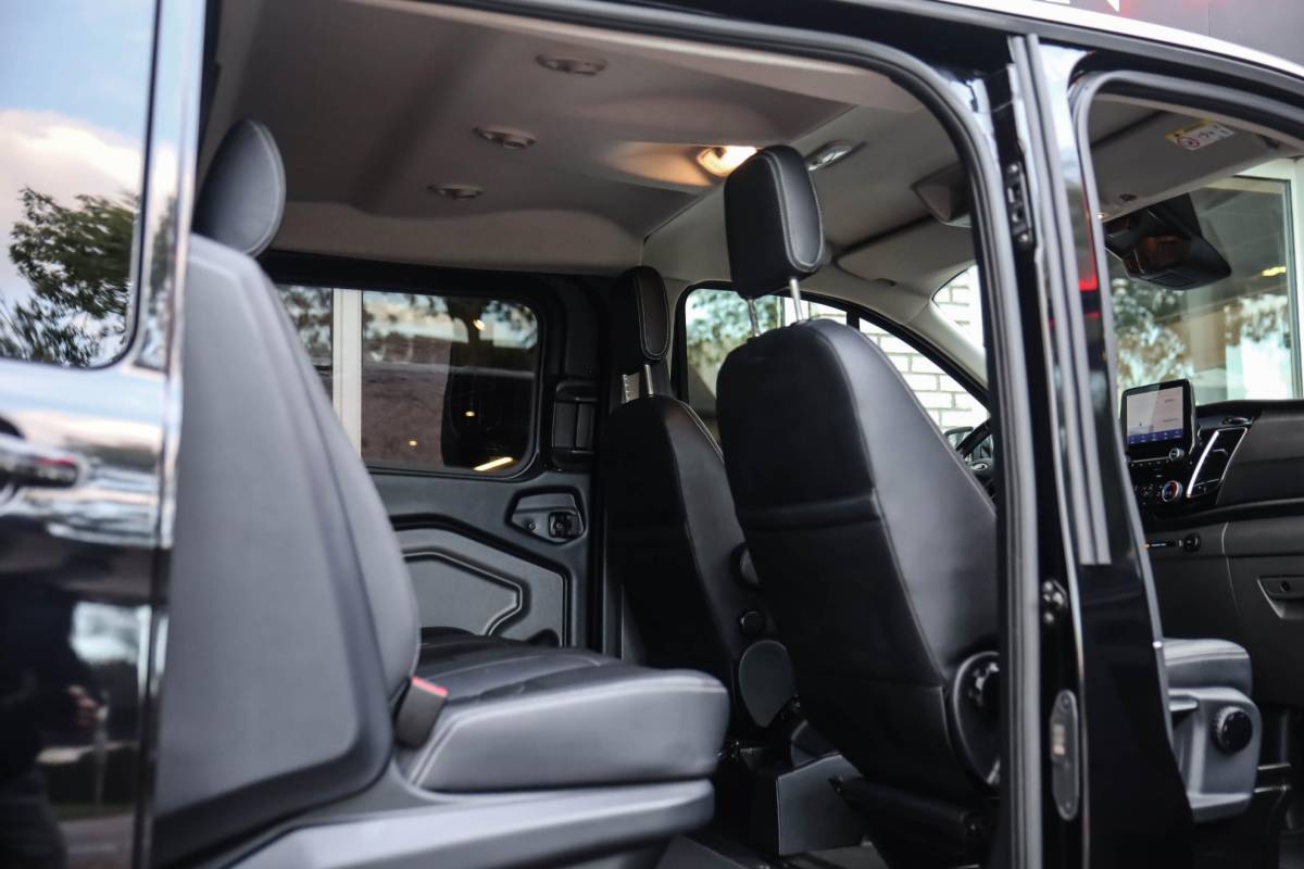 Ford Transit Custom Ford Transit Custom 320 2.0 TDCI L2H1 Aut Leder Stoelverwarming Camera