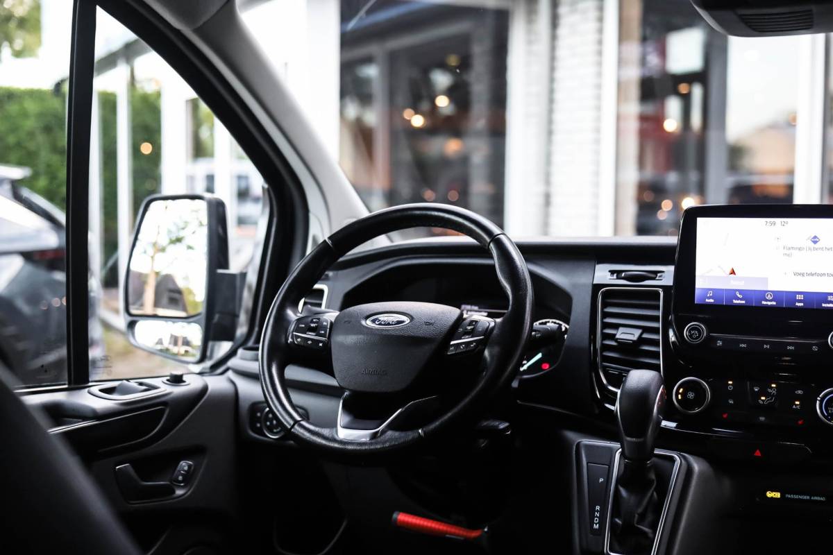 Ford Transit Custom Ford Transit Custom 320 2.0 TDCI L2H1 Aut Leder Stoelverwarming Camera