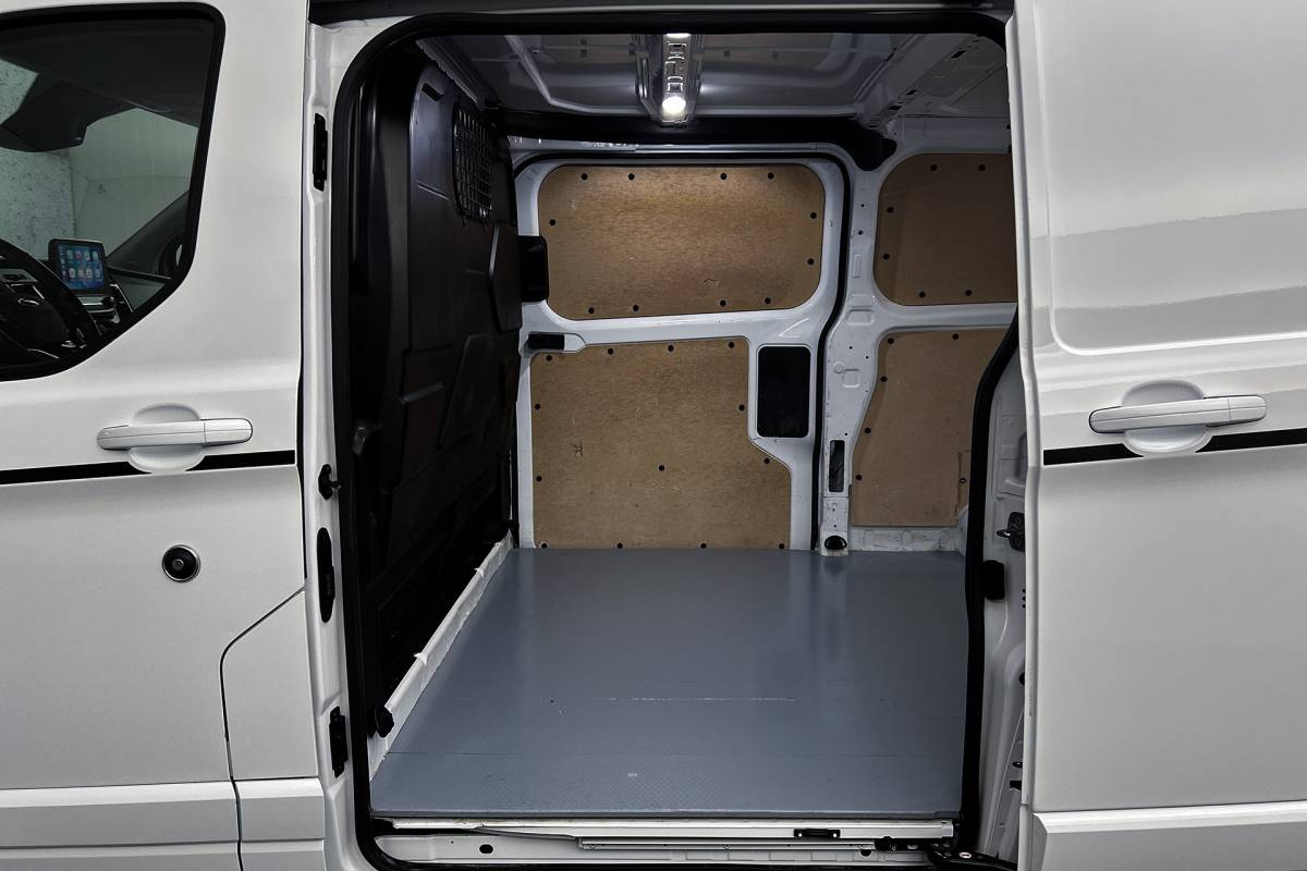 Ford Transit Custom Ford Transit Custom 320 2.0 TDCI L2 185PK Sport Automaat | Camera | Raptor | Trekhaak | Bijrijdersbank