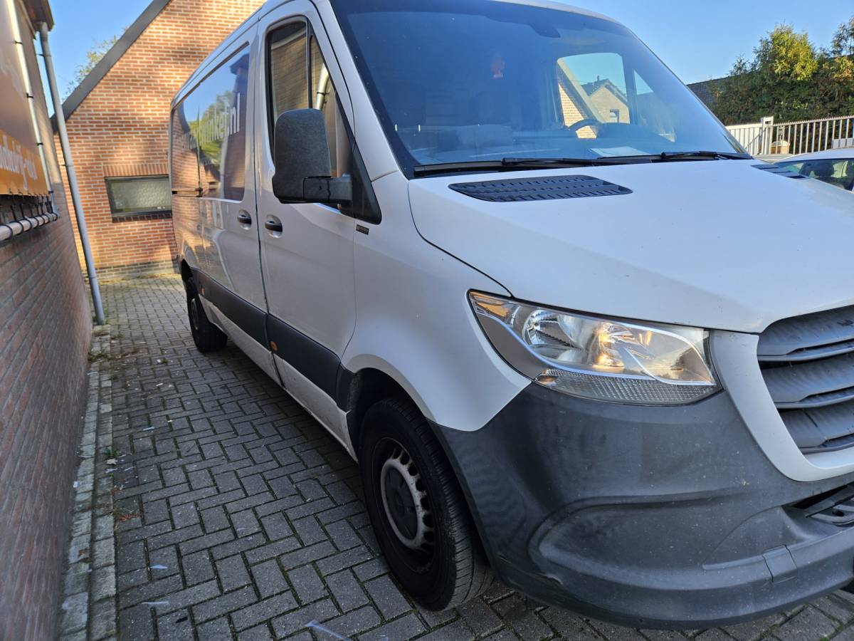 Mercedes-Benz Sprinter Mercedes-Benz Sprinter 314 2.2 CDI L2H2 (versnellingsbak probleem)