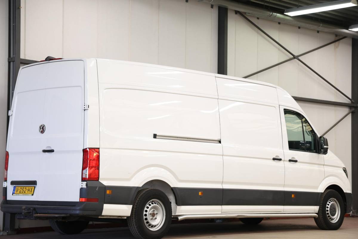 Volkswagen Crafter Volkswagen Crafter 35 2.0 TDI L4H3 AUTOMAAT OPRIJPLAAT TREKHAAK