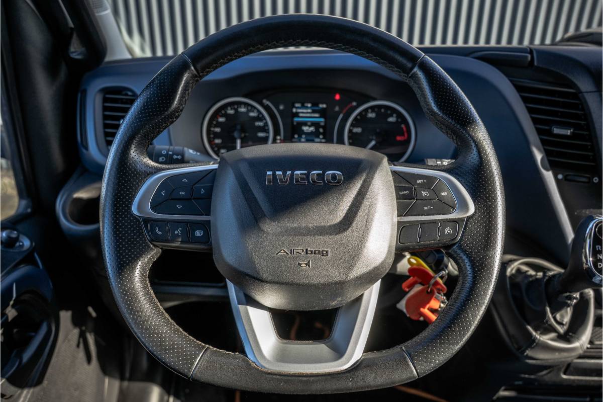 Iveco Daily Iveco Daily 35C18 | Bakwagen met laadklep | N1 | Automaat | Trekhaak | Cruise | 180PK | Euro 6 | Climatronic |