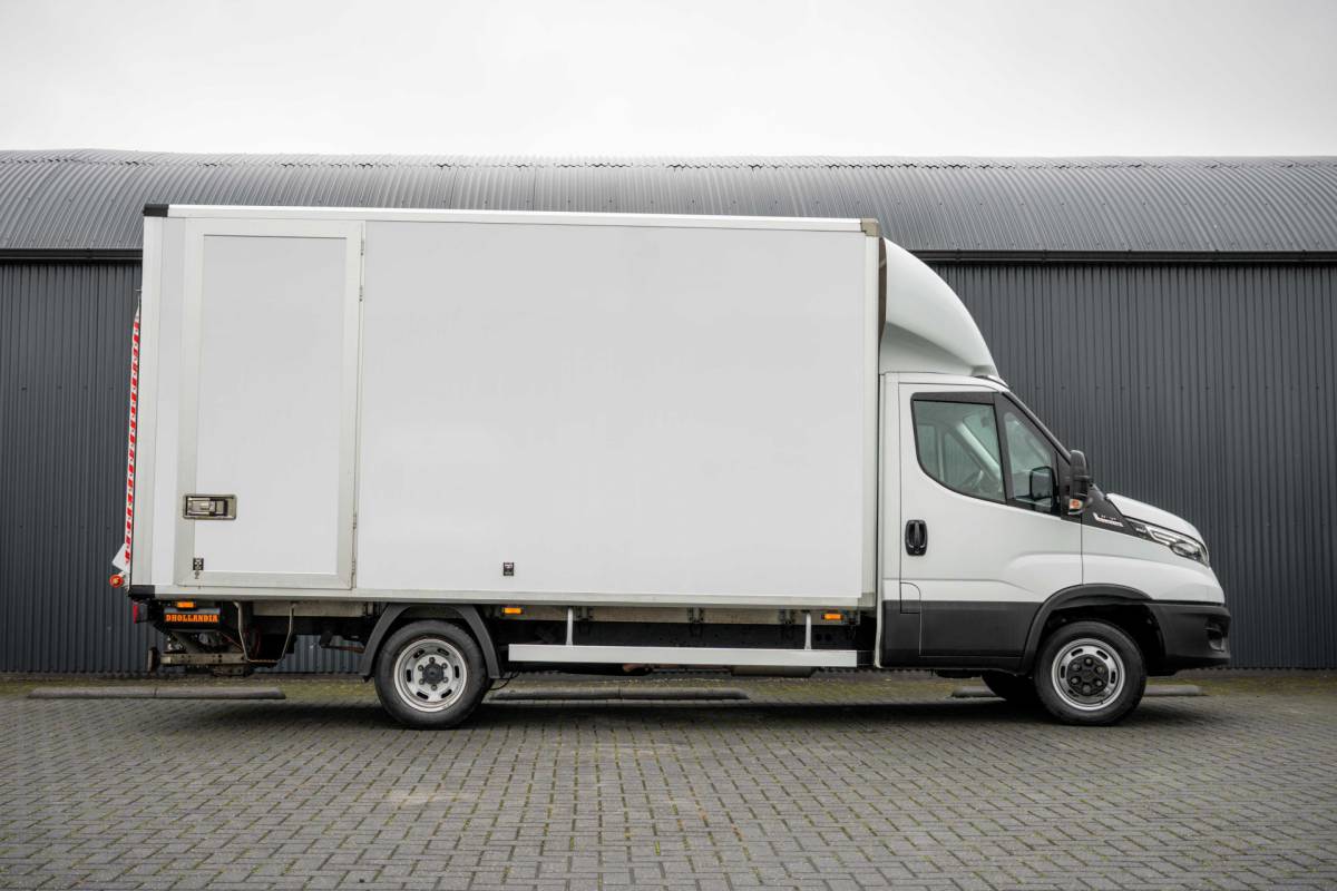 Iveco Daily Iveco Daily 35C18 | Bakwagen met laadklep | N1 | Automaat | Trekhaak | Cruise | 180PK | Euro 6 | Climatronic |
