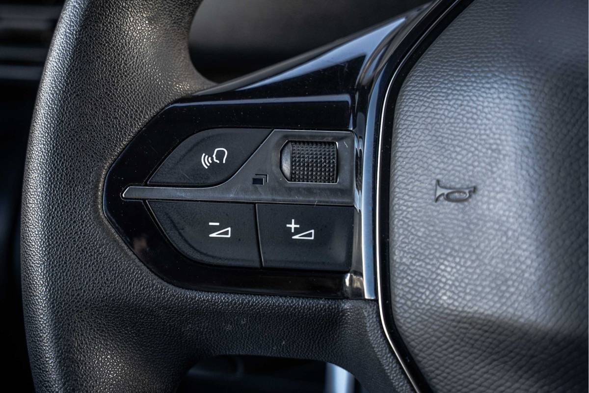 Peugeot Partner Peugeot Partner 1.5 BlueHDi 100PK | 3-Zits | Camera | Carplay | Cruise | PDC | Airco | Trekhaak