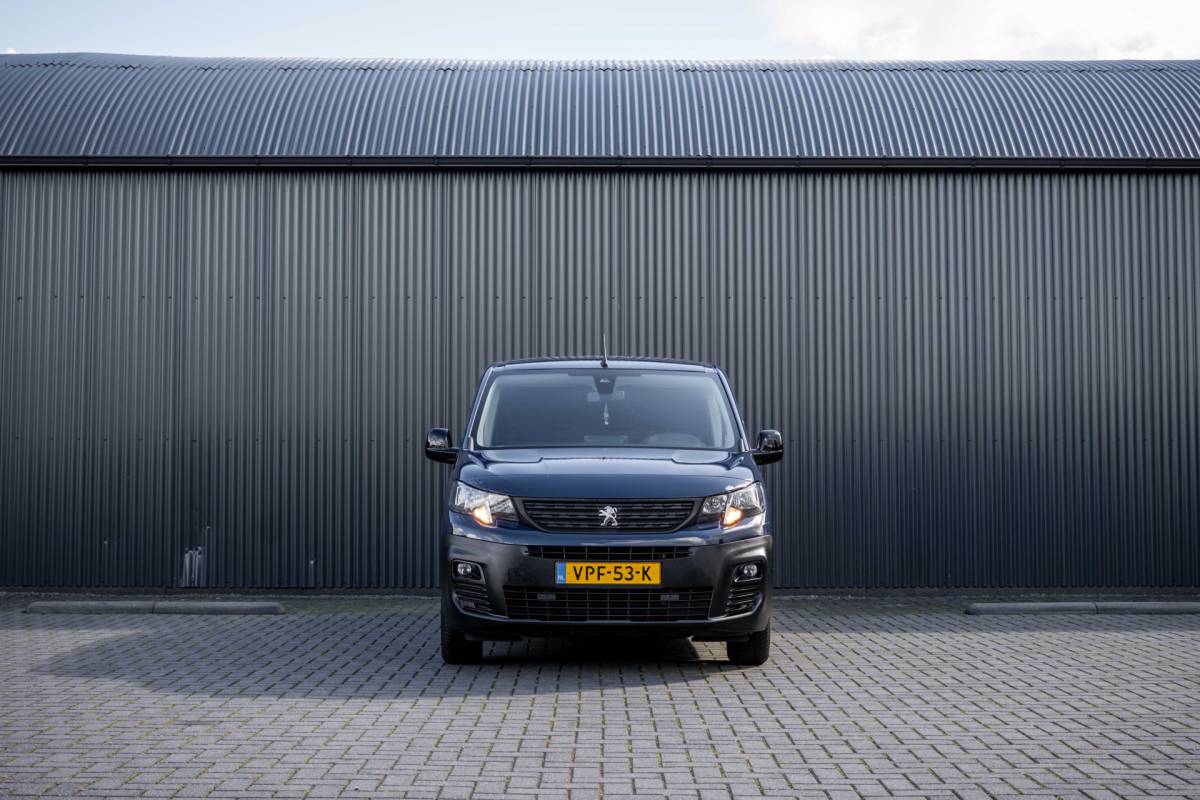 Peugeot Partner Peugeot Partner 1.5 BlueHDi 100PK | 3-Zits | Camera | Carplay | Cruise | PDC | Airco | Trekhaak