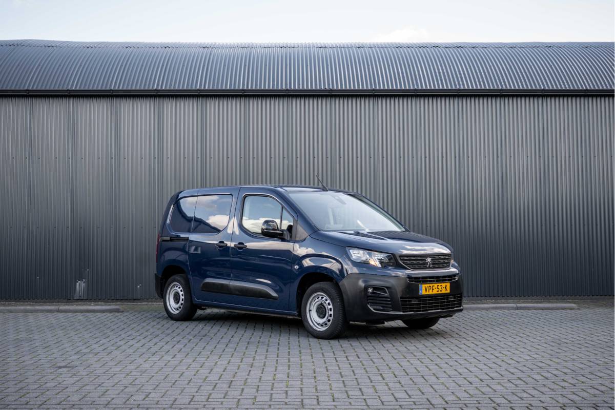 Peugeot Partner Peugeot Partner 1.5 BlueHDi 100PK | 3-Zits | Camera | Carplay | Cruise | PDC | Airco | Trekhaak