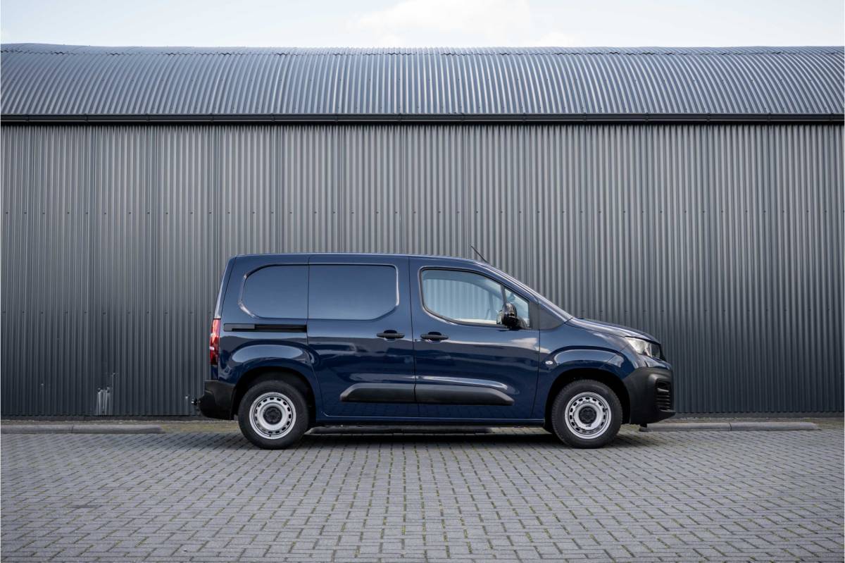 Peugeot Partner Peugeot Partner 1.5 BlueHDi 100PK | 3-Zits | Camera | Carplay | Cruise | PDC | Airco | Trekhaak