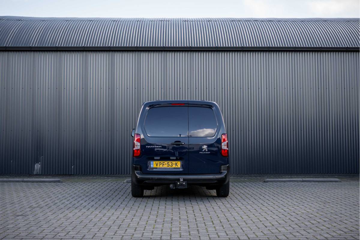 Peugeot Partner Peugeot Partner 1.5 BlueHDi 100PK | 3-Zits | Camera | Carplay | Cruise | PDC | Airco | Trekhaak