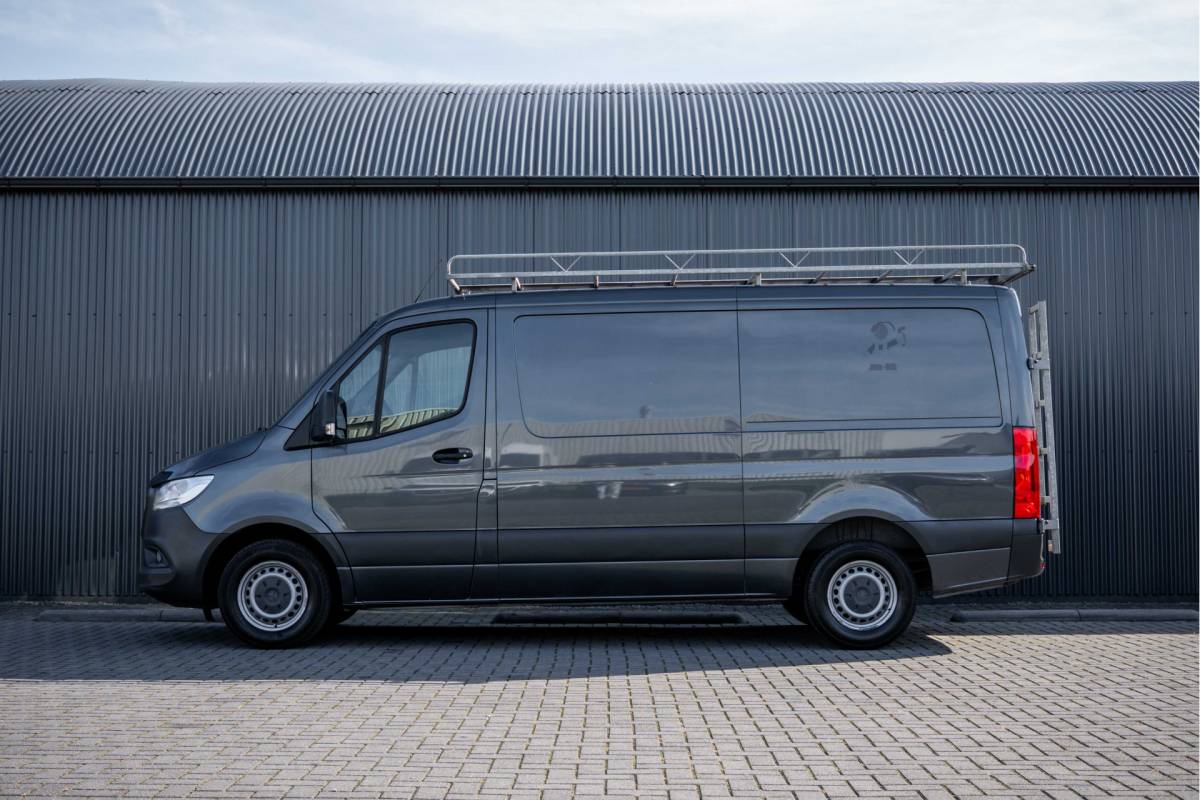 Mercedes-Benz Sprinter Mercedes-Benz Sprinter 314 CDI RWD L2H1 | Automaat | 3-Zits | Camera | Cruise | Mbux | Airco | Imperiaal