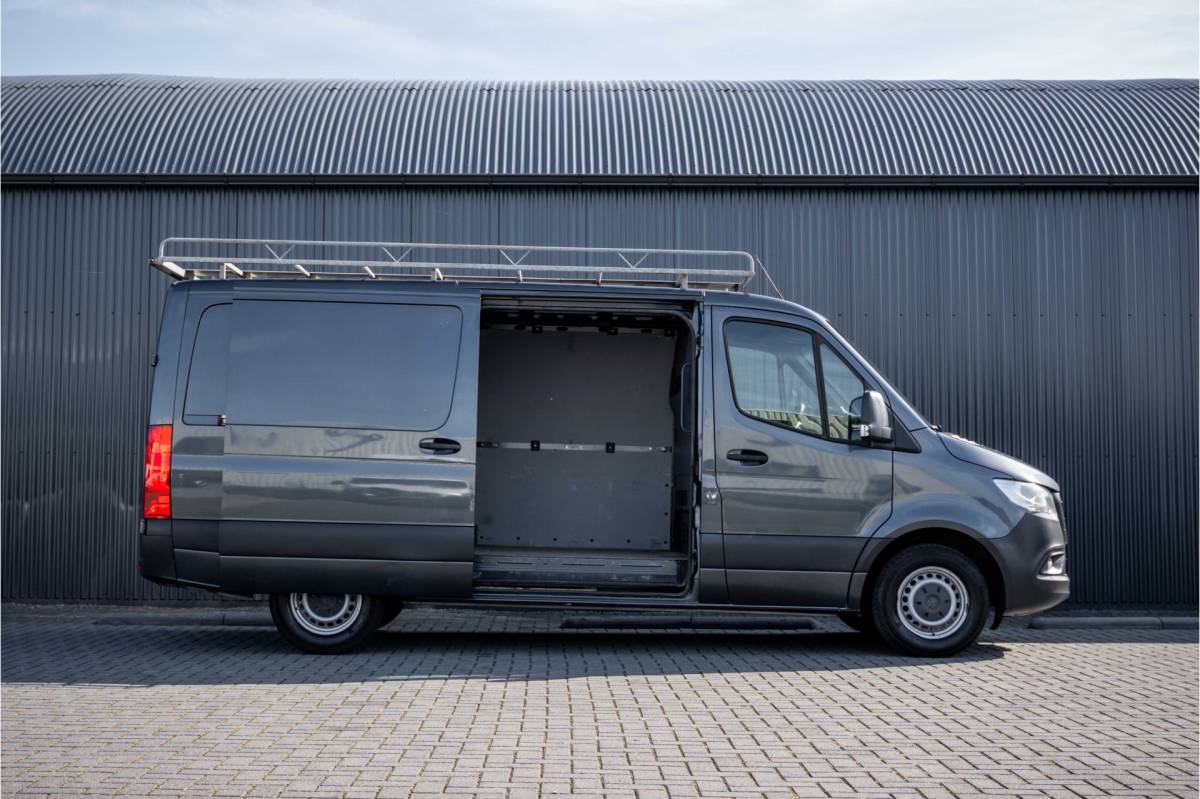 Mercedes-Benz Sprinter Mercedes-Benz Sprinter 314 CDI RWD L2H1 | Automaat | 3-Zits | Camera | Cruise | Mbux | Airco | Imperiaal