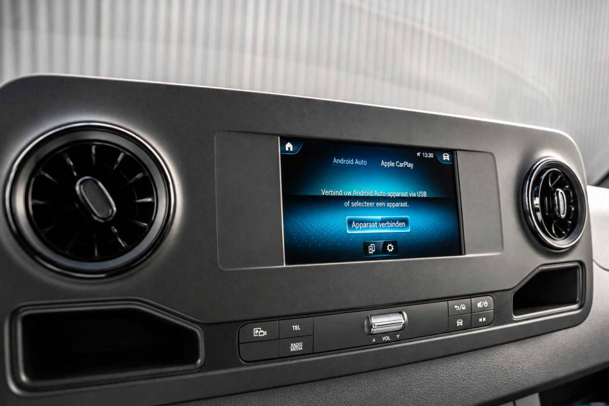 Mercedes-Benz Sprinter Mercedes-Benz Sprinter **317 CDI L2H2 | Automaat | 3-Zits | Camera | Carplay | Mbux | Climatronic | Trekhaak**