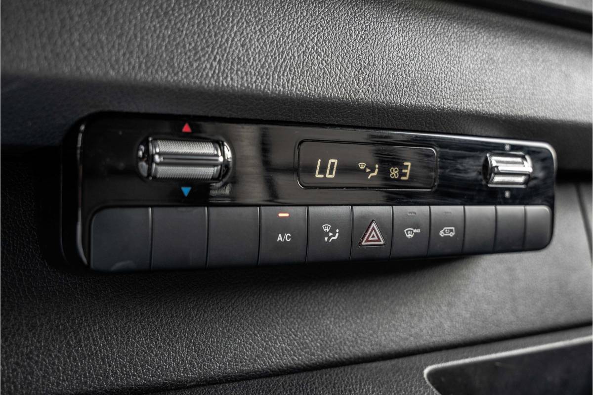Mercedes-Benz Sprinter Mercedes-Benz Sprinter **317 CDI L2H2 | Automaat | 3-Zits | Camera | Carplay | Mbux | Climatronic | Trekhaak**