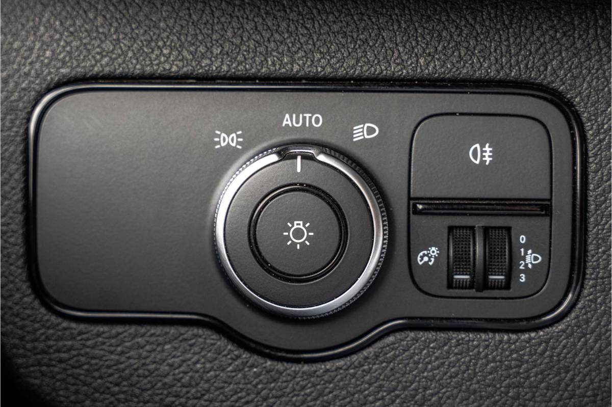 Mercedes-Benz Sprinter Mercedes-Benz Sprinter **317 CDI L2H2 | Automaat | 3-Zits | Camera | Carplay | Mbux | Climatronic | Trekhaak**