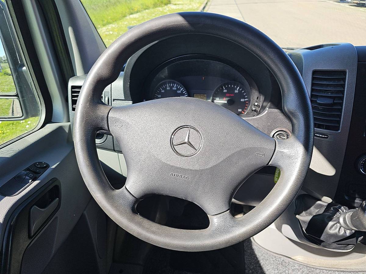 Mercedes-Benz Sprinter MERCEDES-BENZ SPRINTER 516 L2H2 Dubbellucht Airco N1 163Pk Euro6 Trekhaak 3-Zits!