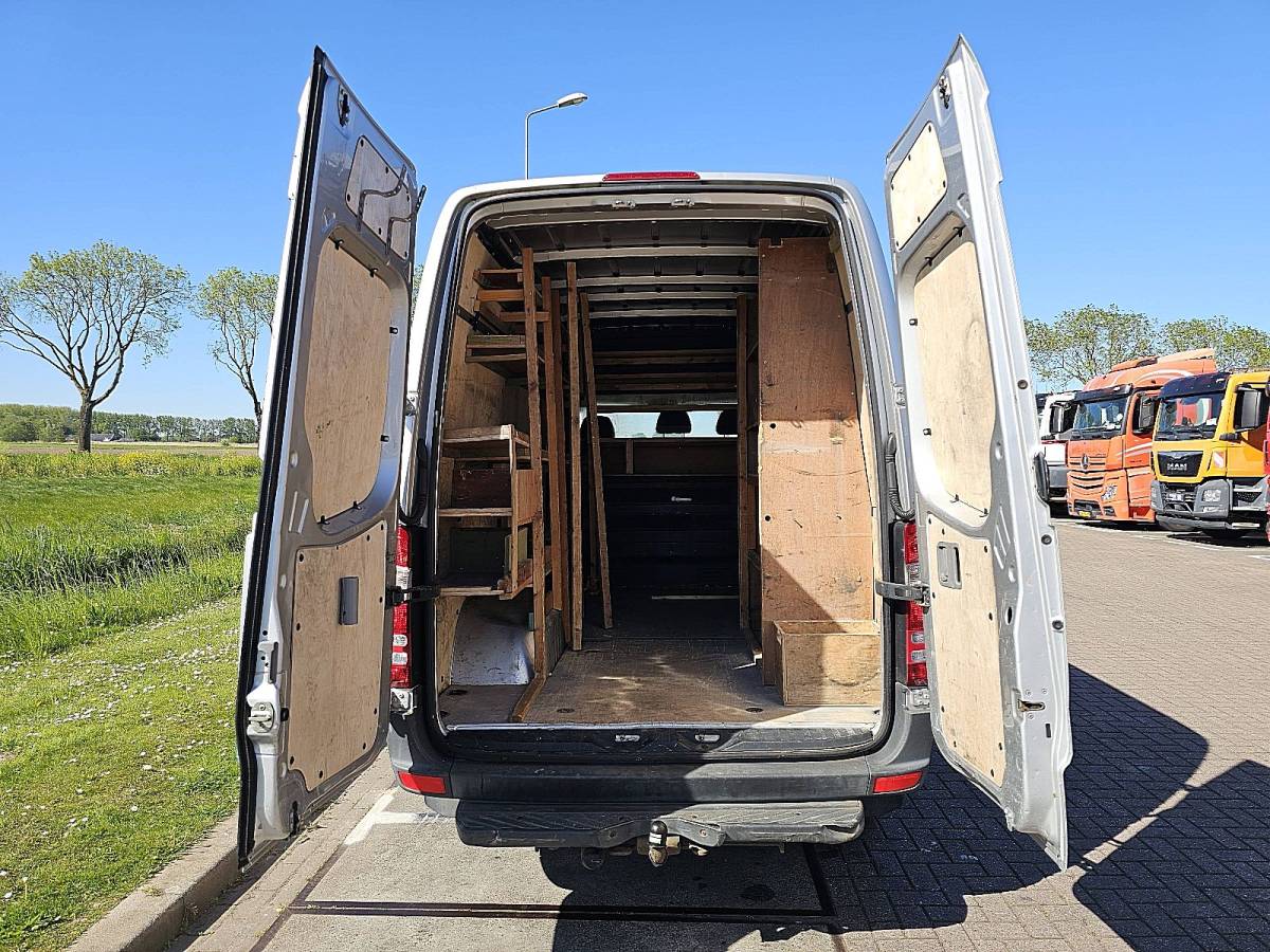 Mercedes-Benz Sprinter MERCEDES-BENZ SPRINTER 516 L2H2 Dubbellucht Airco N1 163Pk Euro6 Trekhaak 3-Zits!