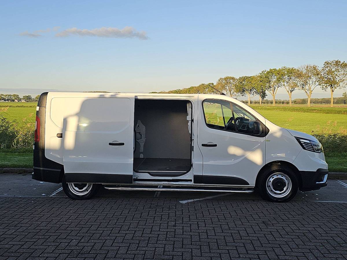 Renault Trafic RENAULT TRAFIC 2.0 DCI l2h1 camera 136pk!!