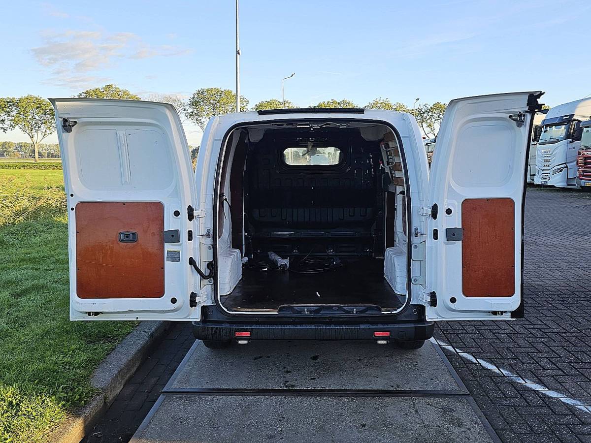 Nissan e-NV200 NISSAN E-NV200 l1 nap 200km wltp