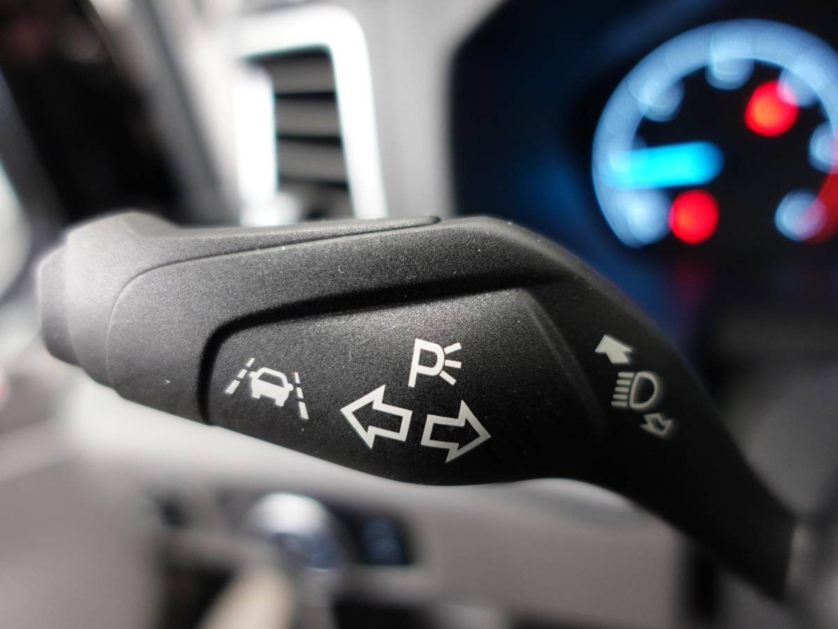Ford Transit Ford Transit 310 2.0 TDCI L2H2 Trend Automaat Airco Bluetooth Camera  Cruise Control