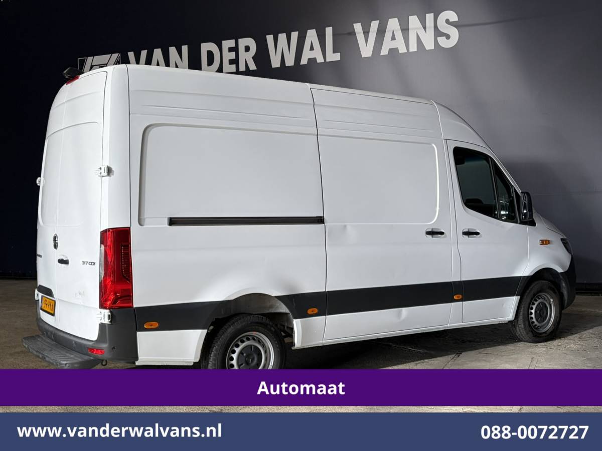 Mercedes-Benz Sprinter Mercedes-Benz Sprinter 317 CDI 170pk 9G-Tronic Automaat L2H2 Facelift Euro6 Airco | Camera | Navigatie | LED | Chauffeursstoel Cruisecontrol, Stoelverwarming, 270 Graden Achterdeuren, Parkeersensoren, Bijrijdersbank