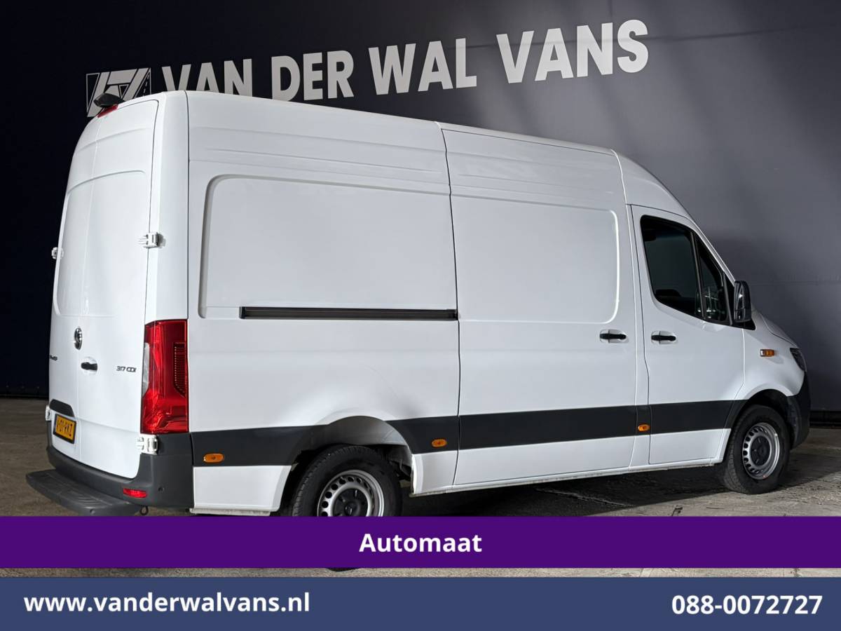 Mercedes-Benz Sprinter Mercedes-Benz Sprinter 317 CDI 170pk 9G-Tronic Automaat L2H2 Facelift Euro6 Airco | Camera | Navigatie | LED | Chauffeursstoel Cruisecontrol, Stoelverwarming, 270 Graden Achterdeuren, Parkeersensoren, Bijrijdersbank