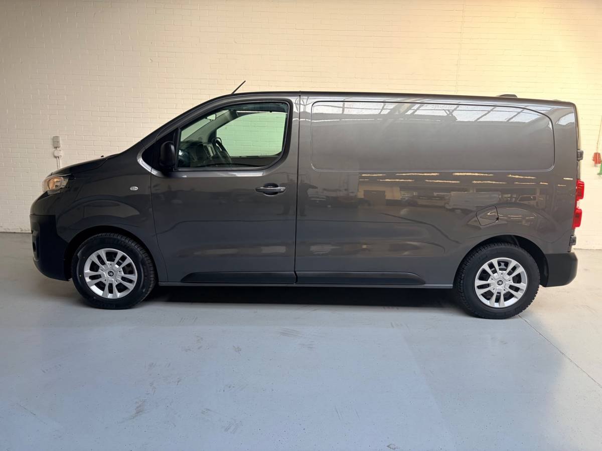 Peugeot Expert Peugeot Expert L2H1 1.5 BlueHDI 120pk Standard Premium, Airco, CruiseControl, Trekhaak, Keyless, Metallic Lak, RIJKLAARPRIJS!