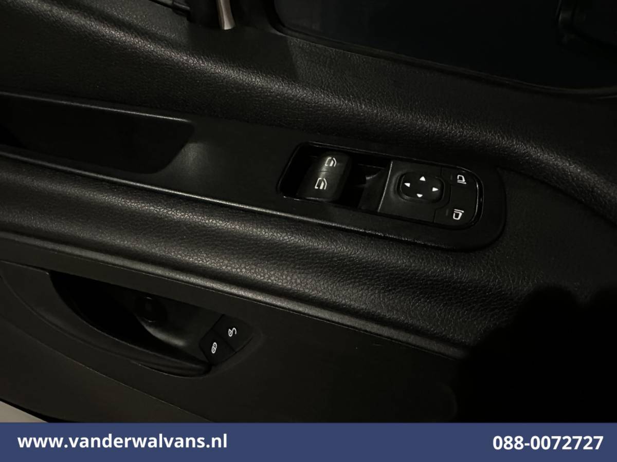 Mercedes-Benz Sprinter Mercedes-Benz Sprinter 317 CDI 170pk 3500kg Trekhaak L2H2 Euro6 Airco | Camera | Cruisecontrol Parkeersensoren, 270 Graden Achterdeuren, Bijrijdersbank, tachograaf