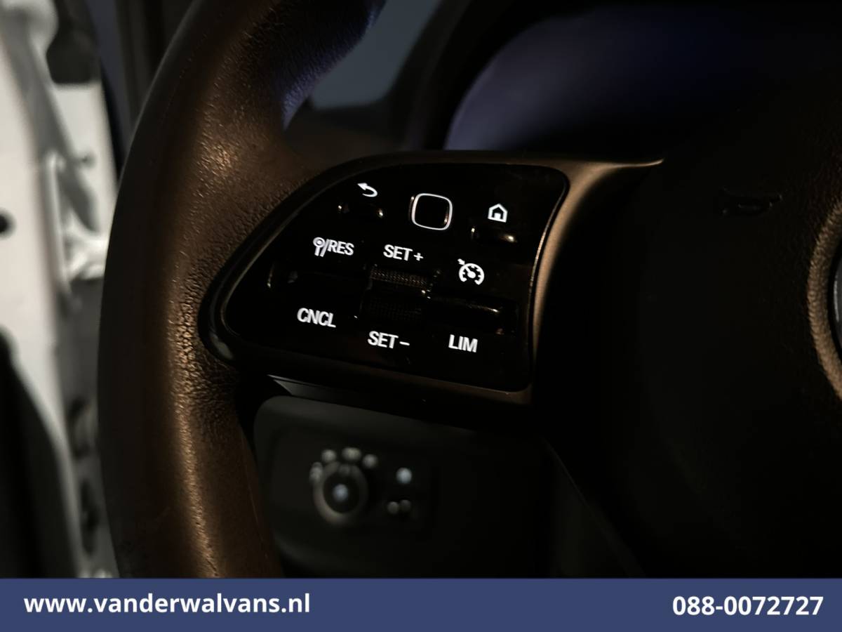 Mercedes-Benz Sprinter Mercedes-Benz Sprinter 317 CDI 170pk 3500kg Trekhaak L2H2 Euro6 Airco | Camera | Cruisecontrol Parkeersensoren, 270 Graden Achterdeuren, Bijrijdersbank, tachograaf