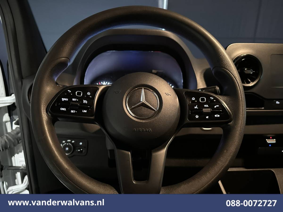 Mercedes-Benz Sprinter Mercedes-Benz Sprinter 317 CDI 170pk 3500kg Trekhaak L2H2 Euro6 Airco | Camera | Cruisecontrol Parkeersensoren, 270 Graden Achterdeuren, Bijrijdersbank, tachograaf