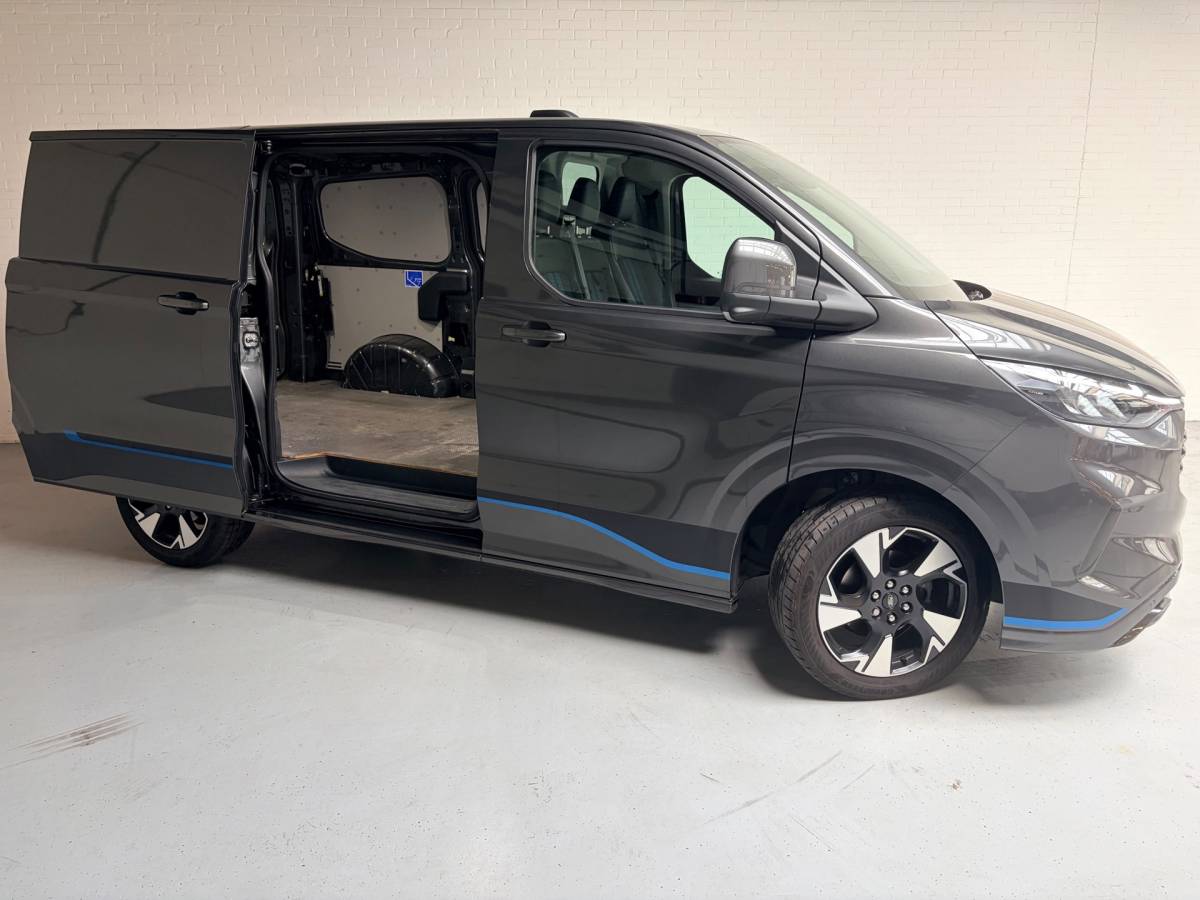 Ford Transit Custom Ford TRANSIT CUSTOM Automaat Sport AWD 4×4 320 2.0 TDCI 170pk L1H1 2xElek.Schuifdeur, Trekhaak, NEDERLANDSE BUS! 1STE EIGENAAR!