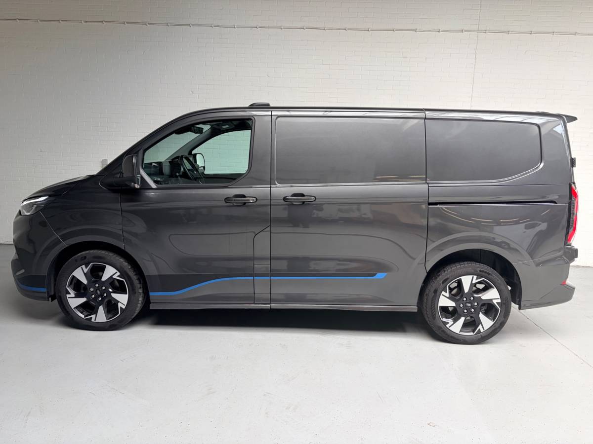 Ford Transit Custom Ford TRANSIT CUSTOM Automaat Sport AWD 4×4 320 2.0 TDCI 170pk L1H1 2xElek.Schuifdeur, Trekhaak, NEDERLANDSE BUS! 1STE EIGENAAR!