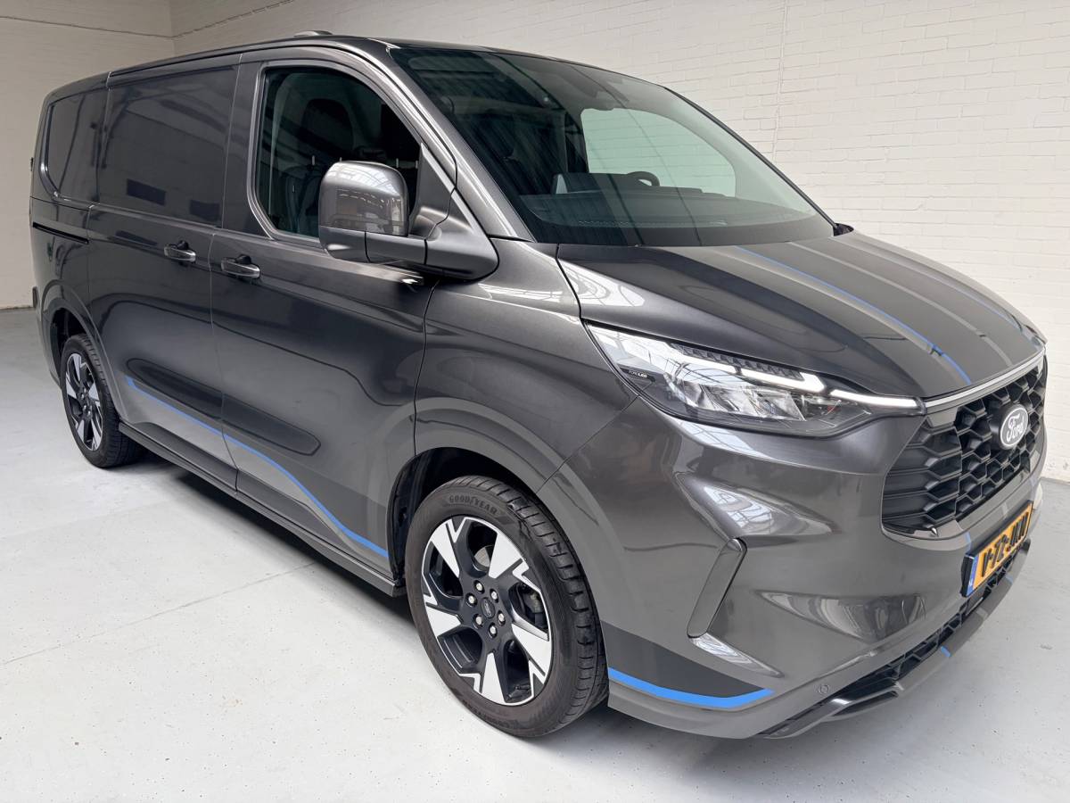 Ford Transit Custom Ford TRANSIT CUSTOM Automaat Sport AWD 4×4 320 2.0 TDCI 170pk L1H1 2xElek.Schuifdeur, Trekhaak, NEDERLANDSE BUS! 1STE EIGENAAR!