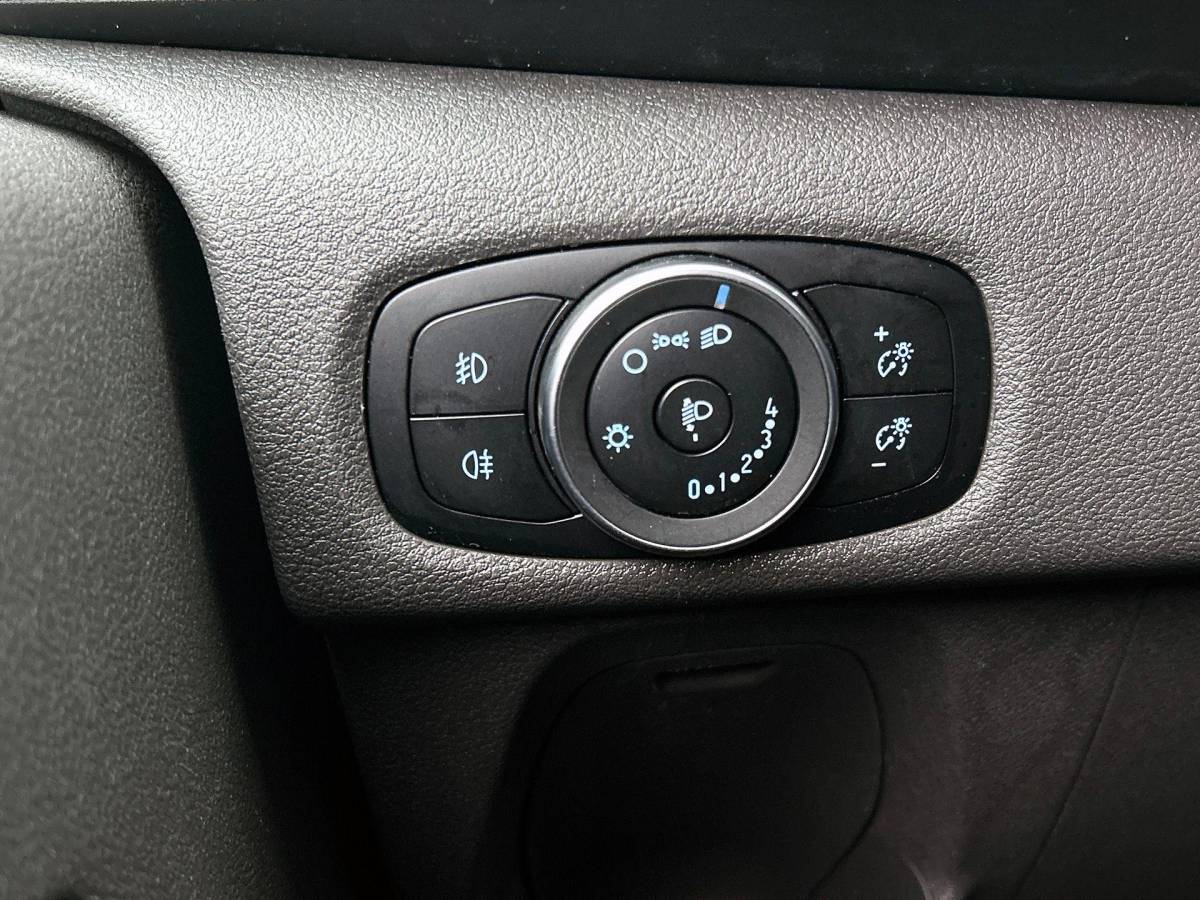 Ford Transit Custom Ford Transit Custom 130pk Automaat L2H1 Trend Navigatie Camera Apple Carplay Trekhaak Cruise control Airco