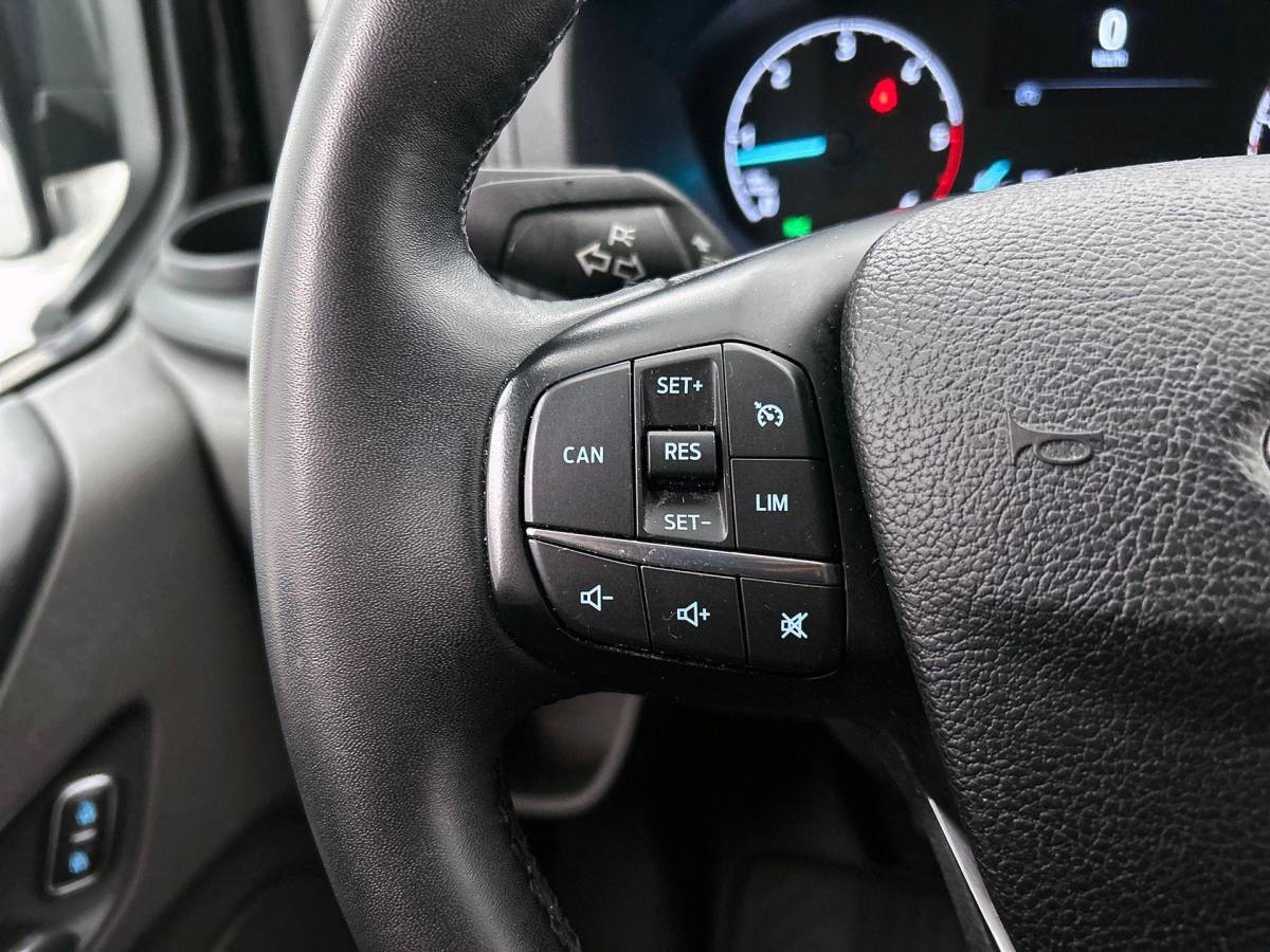 Ford Transit Custom Ford Transit Custom 130pk Automaat L2H1 Trend Navigatie Camera Apple Carplay Trekhaak Cruise control Airco