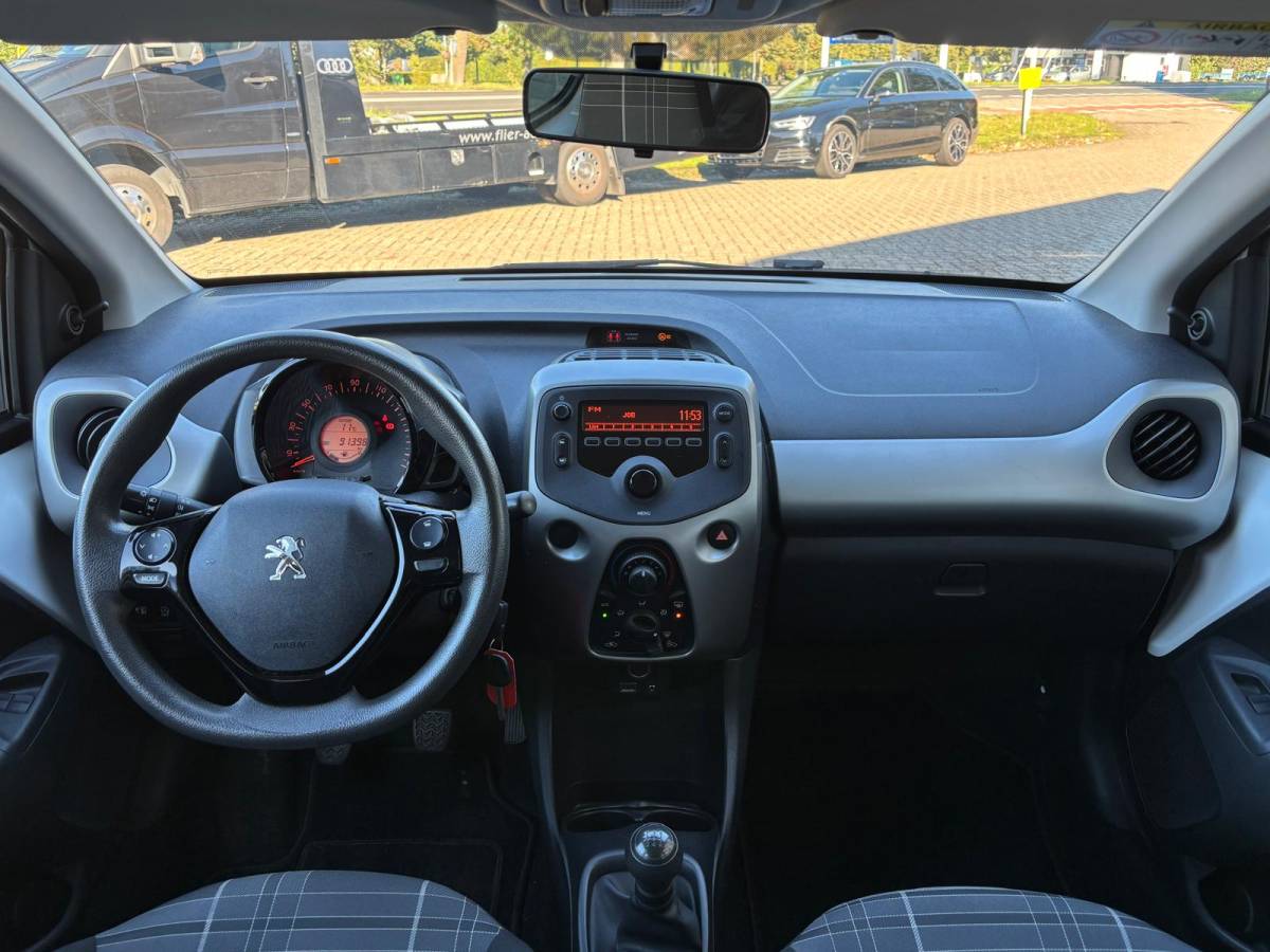Peugeot 108 Peugeot 108 1.0 70PK e-VTi Active Pack Premium —VERKOCHT—