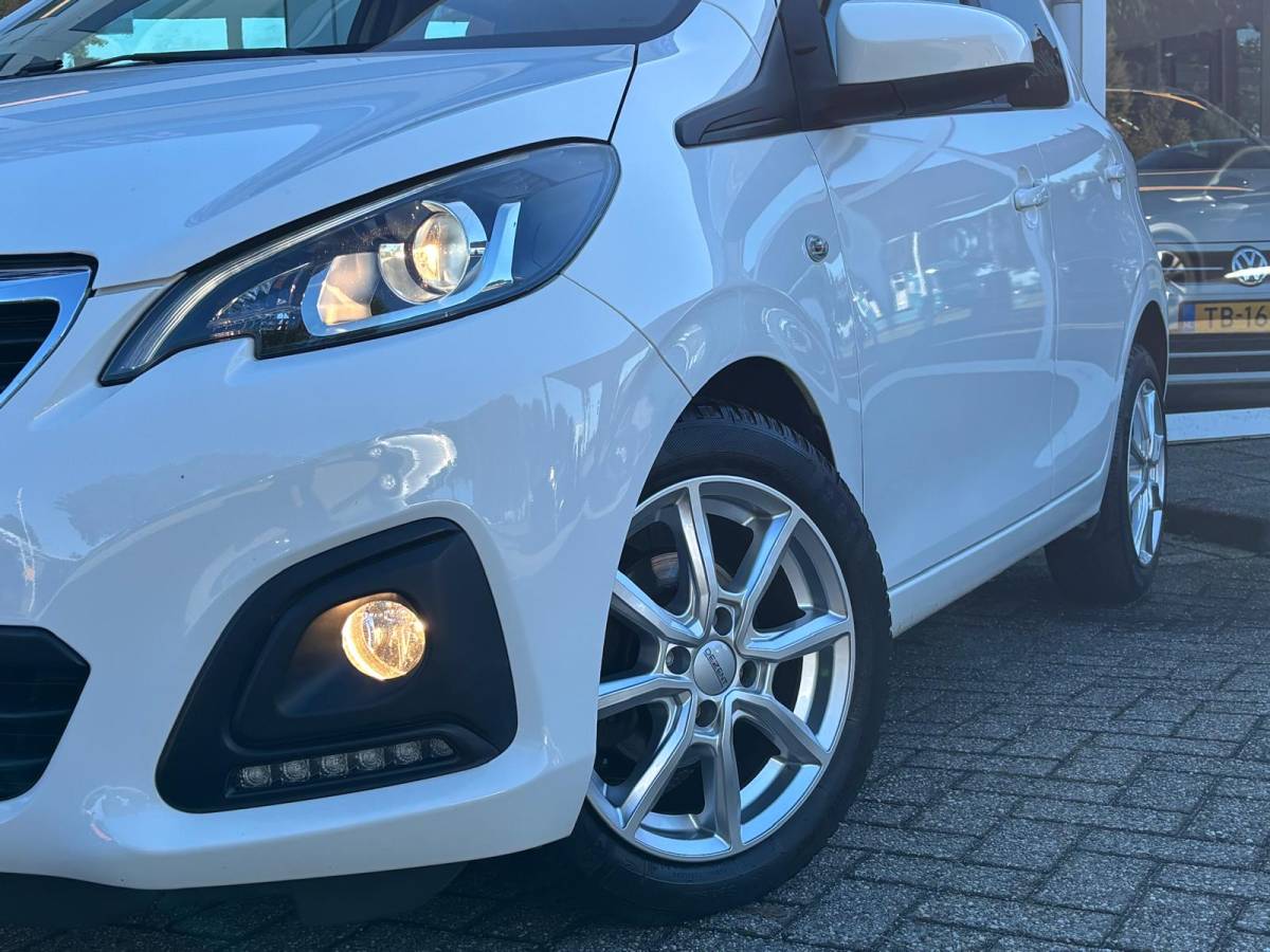Peugeot 108 Peugeot 108 1.0 70PK e-VTi Active Pack Premium —VERKOCHT—