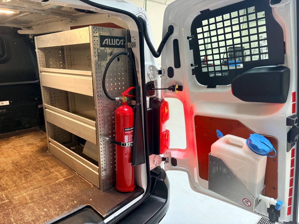 Citroën Jumpy Citroen Jumpy Servicewagen 1.6 BlueHDI 95pk euro6 L2H1 V230 omvormer BOTT inrichting Standkachel Trekhaak 2000KG, RIJKLAARPRIJS!