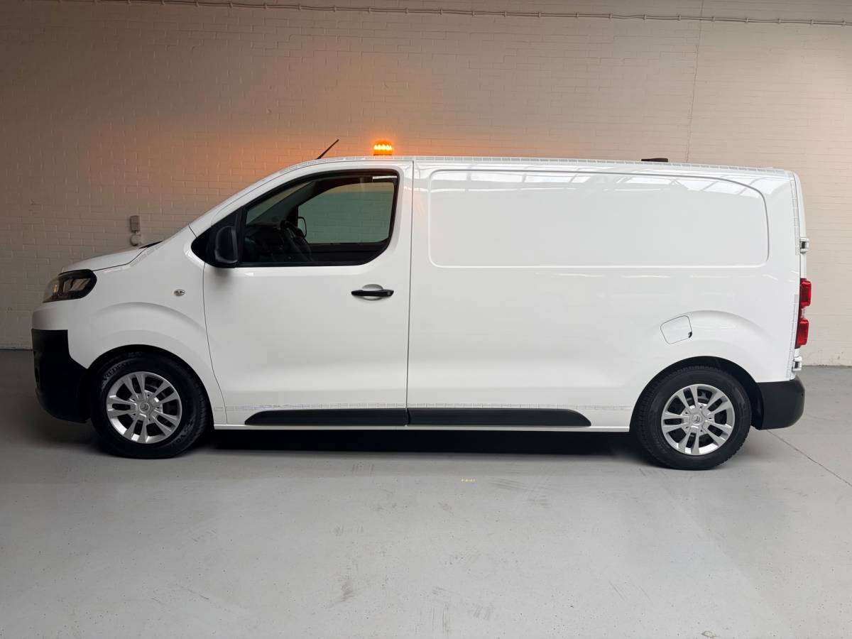 Citroën Jumpy Citroen Jumpy Servicewagen 1.6 BlueHDI 95pk euro6 L2H1 V230 omvormer BOTT inrichting Standkachel Trekhaak 2000KG, RIJKLAARPRIJS!