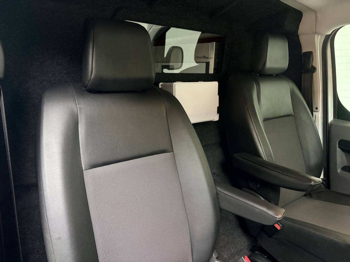 Citroën Jumpy Citroen Jumpy Servicewagen 1.6 BlueHDI 95pk euro6 L2H1 V230 omvormer BOTT inrichting Standkachel Trekhaak 2000KG, RIJKLAARPRIJS!